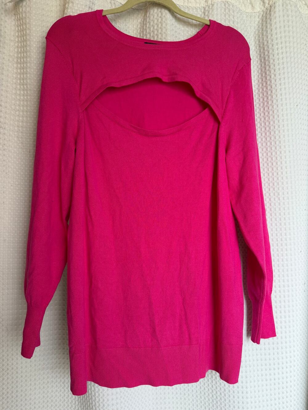 Torrid Hot Pink Cutout Fitted Sweater Size 2 2X 18/20 Long Sleeve